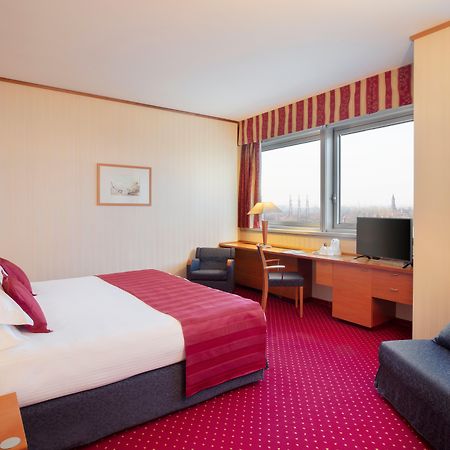 Готель Crowne Plaza Milan Linate By Ihg Сан-Донато-Міланезе Екстер'єр фото