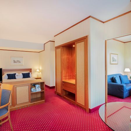 Готель Crowne Plaza Milan Linate By Ihg Сан-Донато-Міланезе Екстер'єр фото