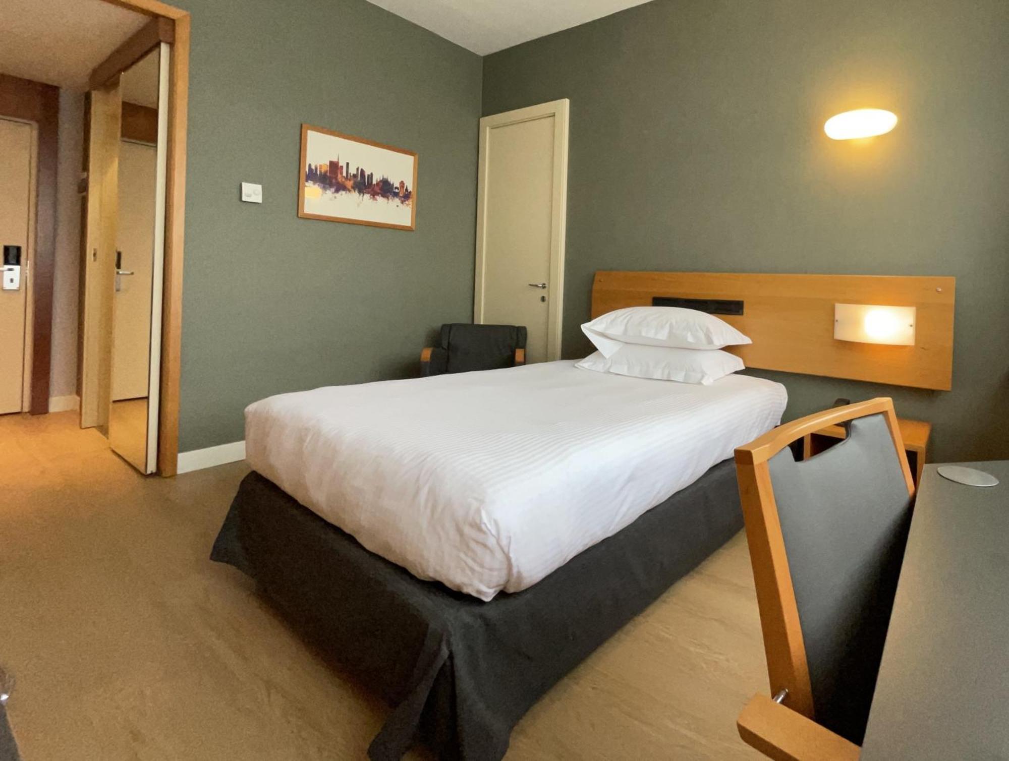 Готель Crowne Plaza Milan Linate By Ihg Сан-Донато-Міланезе Екстер'єр фото