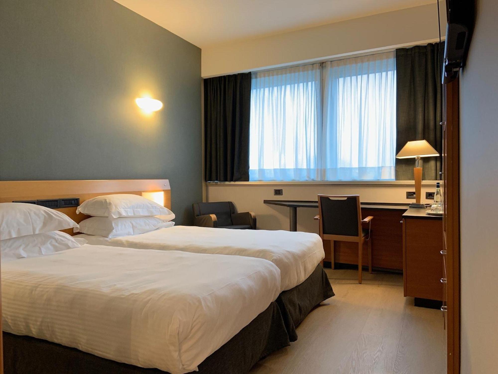 Готель Crowne Plaza Milan Linate By Ihg Сан-Донато-Міланезе Екстер'єр фото